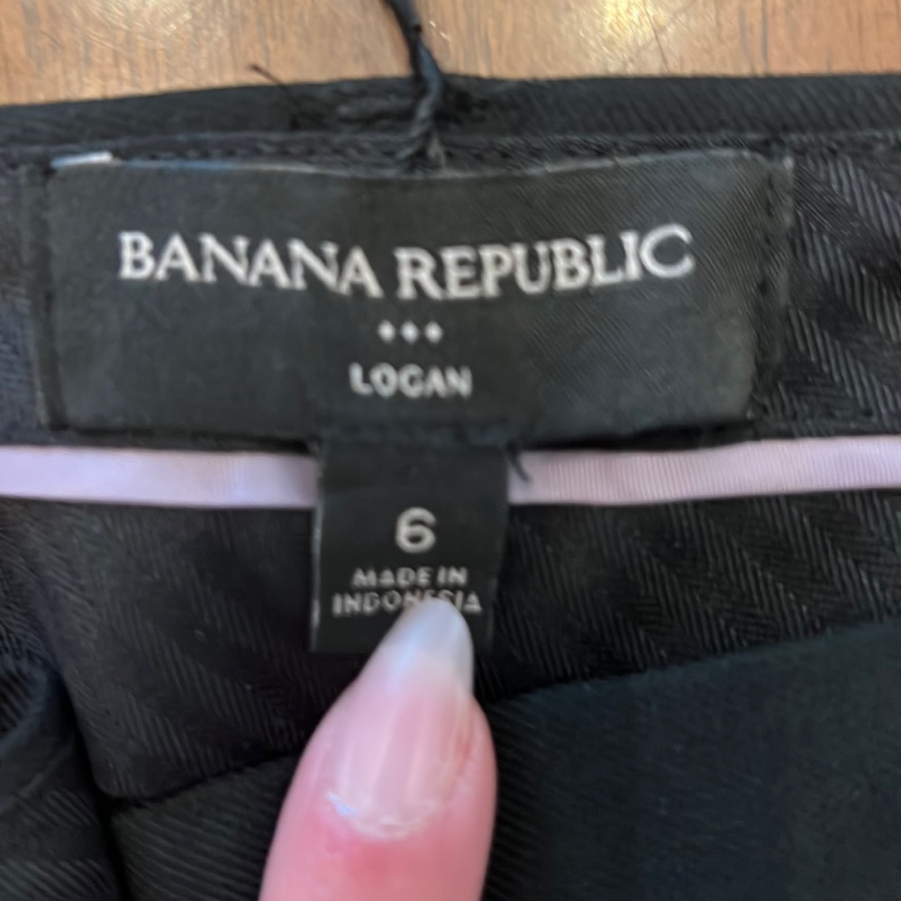 Great condition better public size 6 Logan pants